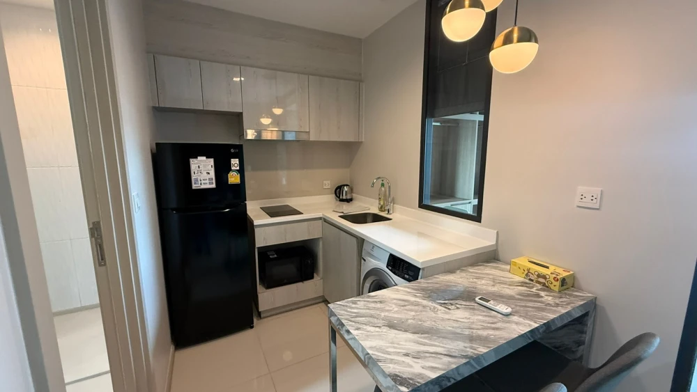 For rent: Life One Wireless, 14th floor, city view, fully furnished, very livable. Book now!
