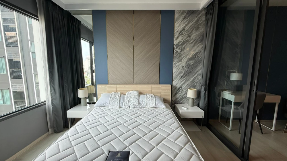 For rent: Life One Wireless, 14th floor, city view, fully furnished, very livable. Book now!