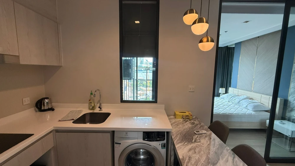 For rent: Life One Wireless, 14th floor, city view, fully furnished, very livable. Book now!