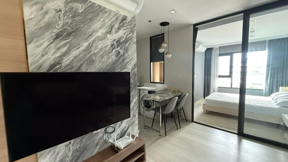 For rent: Life One Wireless, 14th floor, city view, fully furnished, very livable. Book now!