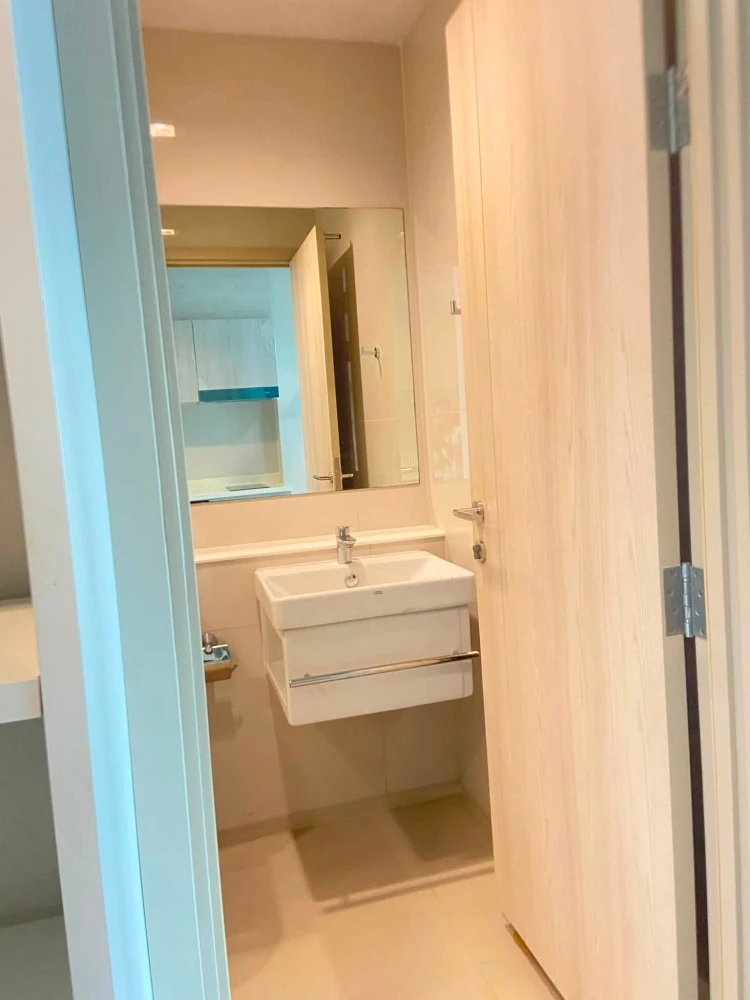 For rent: Life One Wireless, 15th floor, fully furnished unit. Very livable. Book now! Don't miss out!