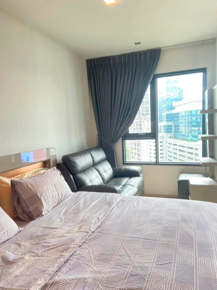 For rent: Life One Wireless, 15th floor, fully furnished unit. Very livable. Book now! Don't miss out!