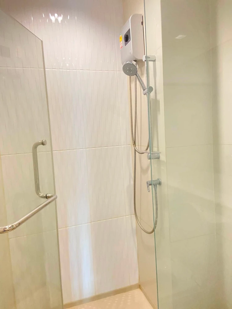 For rent: Life One Wireless, 15th floor, fully furnished unit. Very livable. Book now! Don't miss out!