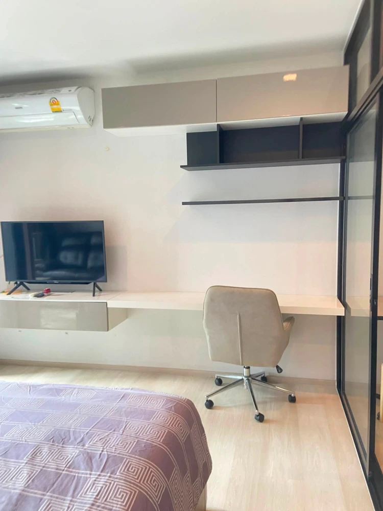 For rent: Life One Wireless, 15th floor, fully furnished unit. Very livable. Book now! Don't miss out!