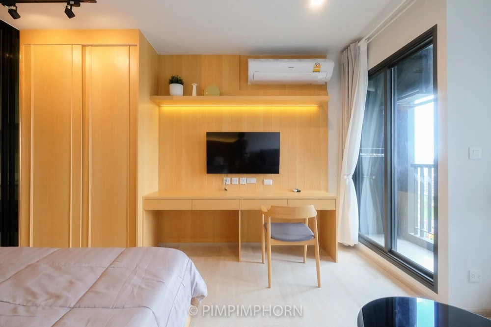 For rent: Life One Wireless, 23rd floor, fully furnished, very livable. Book now! (Quickly!)
