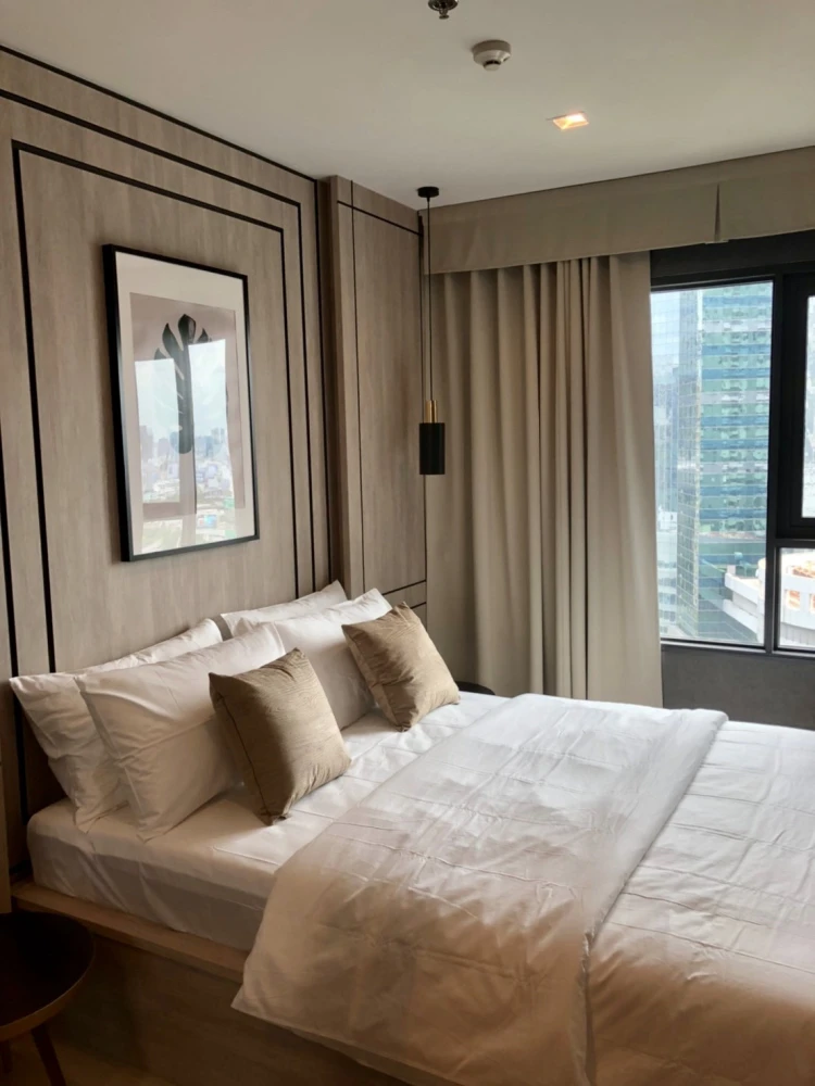 For rent Life One Wireless, 26th floor, beautifully decorated, simple, luxurious, and expensive-looking. Beautiful view from the high floor. All furn