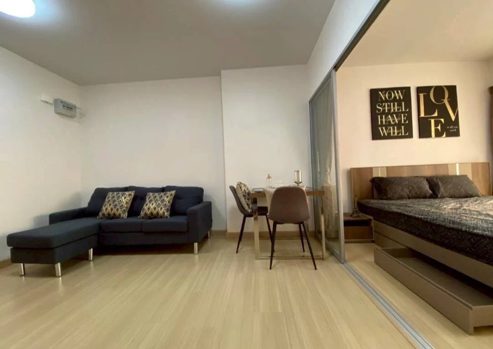 For rent: Life One Wireless, 32nd floor, very high, beautiful city view, north-facing room, cool and comfortable, ready to move in immediately.
