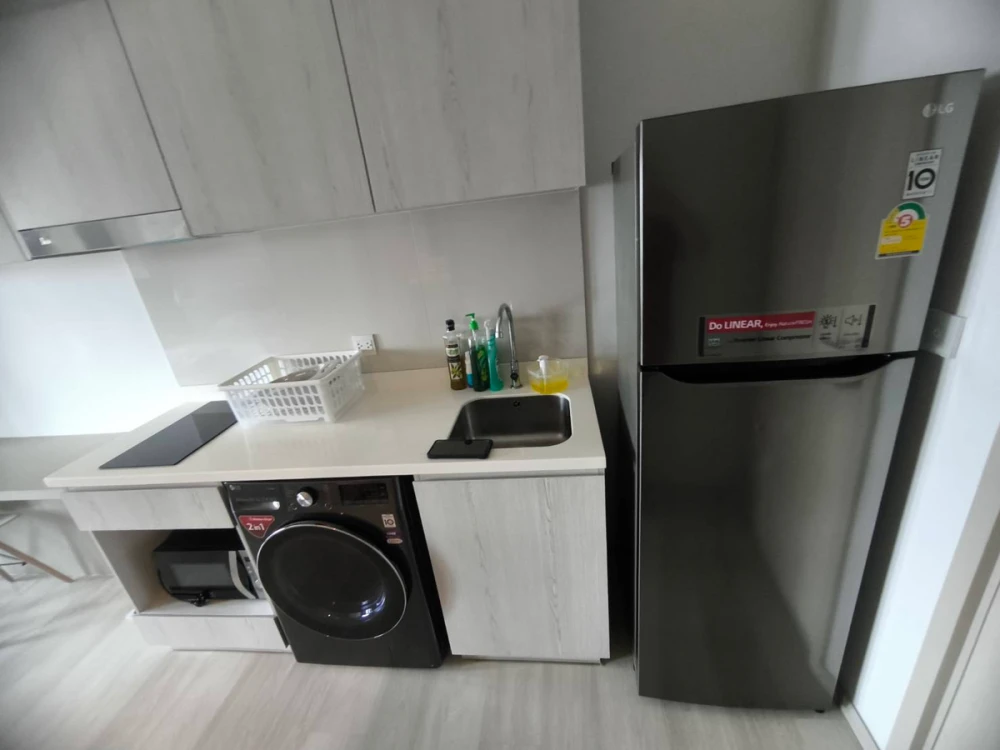 For rent, Life One Wireless, 39th floor, high floor, good view, fully furnished, nice to live in, reserve now, don't miss out.