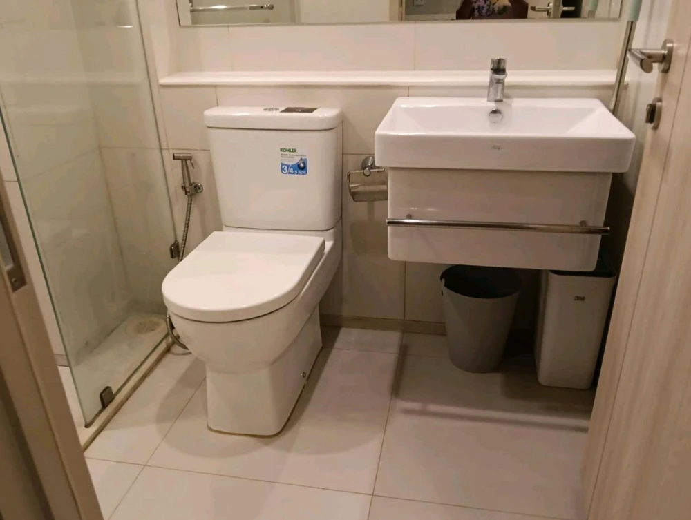 For rent, Life One Wireless, 39th floor, high floor, good view, fully furnished, nice to live in, reserve now, don't miss out.