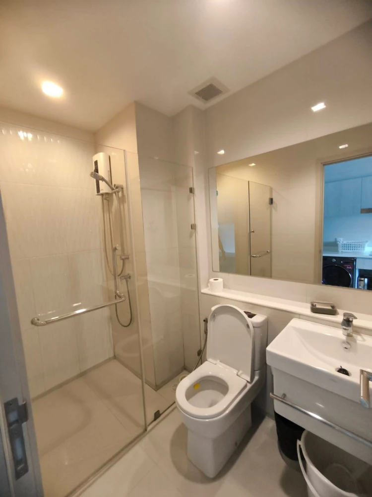 For rent, Life One Wireless, 39th floor, high floor, good view, fully furnished, nice to live in, reserve now, don't miss out.