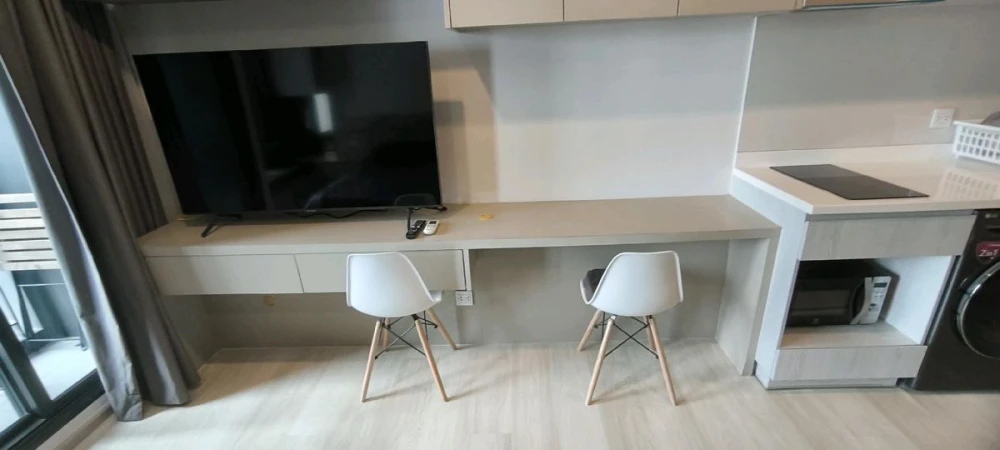 For rent, Life One Wireless, 39th floor, high floor, good view, fully furnished, nice to live in, reserve now, don't miss out.