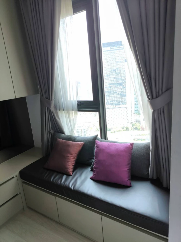 For rent, Life One Wireless, 39th floor, high floor, good view, fully furnished, nice to live in, reserve now, don't miss out.