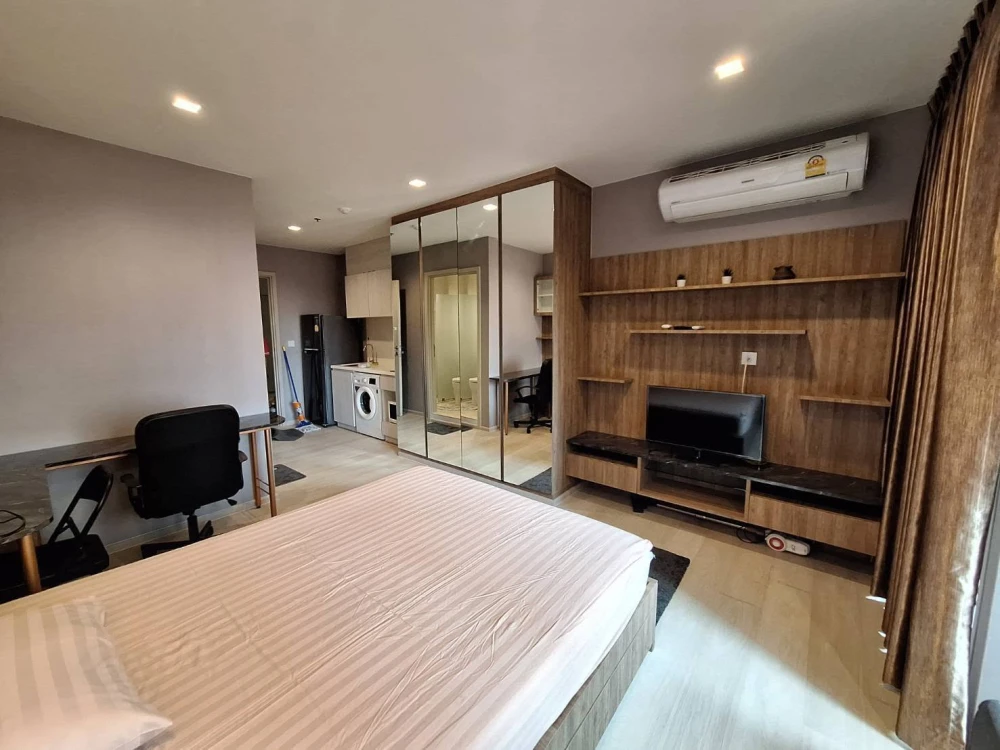 Life One Wireless for rent. Beautifully decorated, fully furnished, and ready to move in.