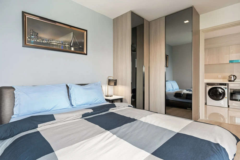 For rent: LIFE ONE WIRELESS, prime location in the heart of the city, 2 bedrooms, 1 bathroom, rare, fully furnished, reserve now.