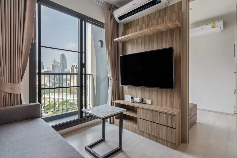For rent: LIFE ONE WIRELESS, prime location in the heart of the city, 2 bedrooms, 1 bathroom, rare, fully furnished, reserve now.