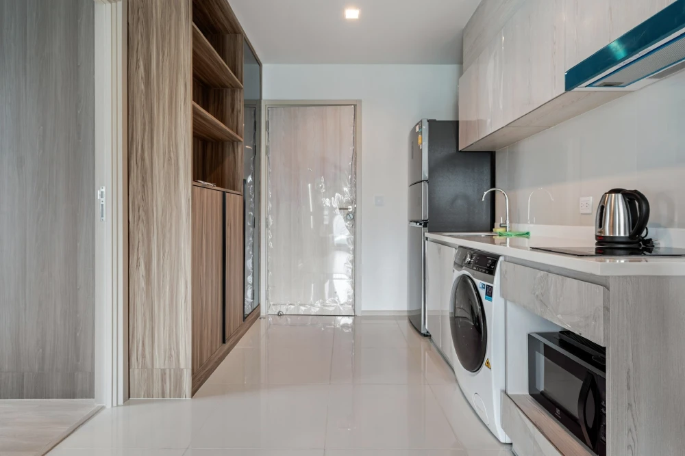 For rent: LIFE ONE WIRELESS, prime location in the heart of the city, 2 bedrooms, 1 bathroom, rare, fully furnished, reserve now.