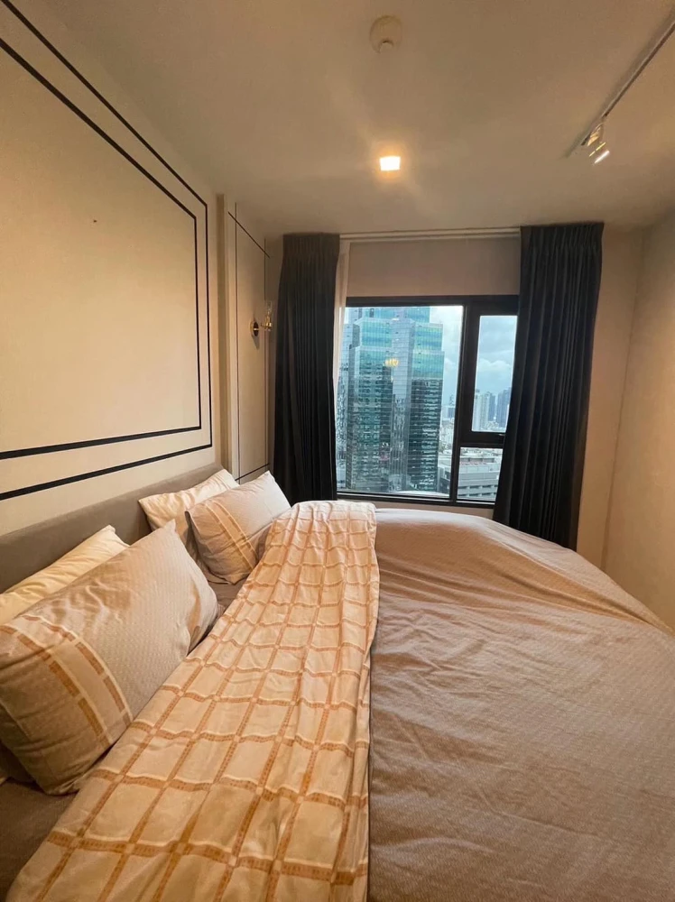 For rent: Life One Wireless, high floor, ready to move in, fully furnished, reserve now.