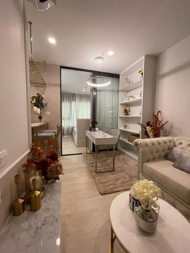 For rent, Life One Wireless, beautifully decorated room, looks very good, complete with furniture and appliances, must arrange.