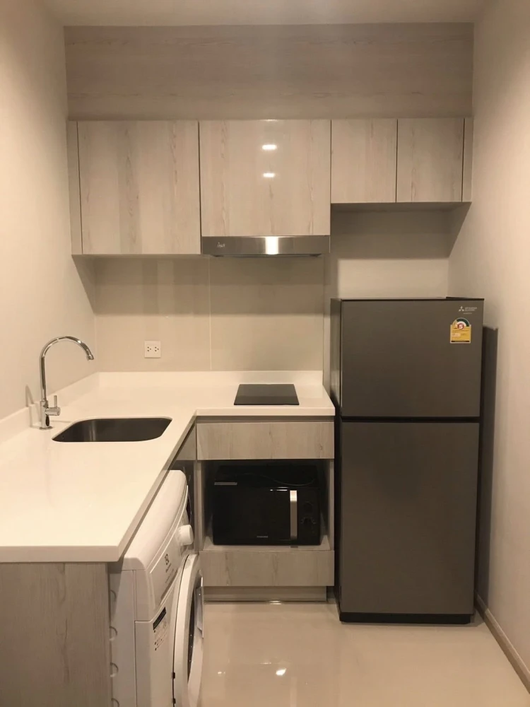 For rent: Life One Wireless, beautifully decorated room, good location, has a walk-in closet, Central view, book now