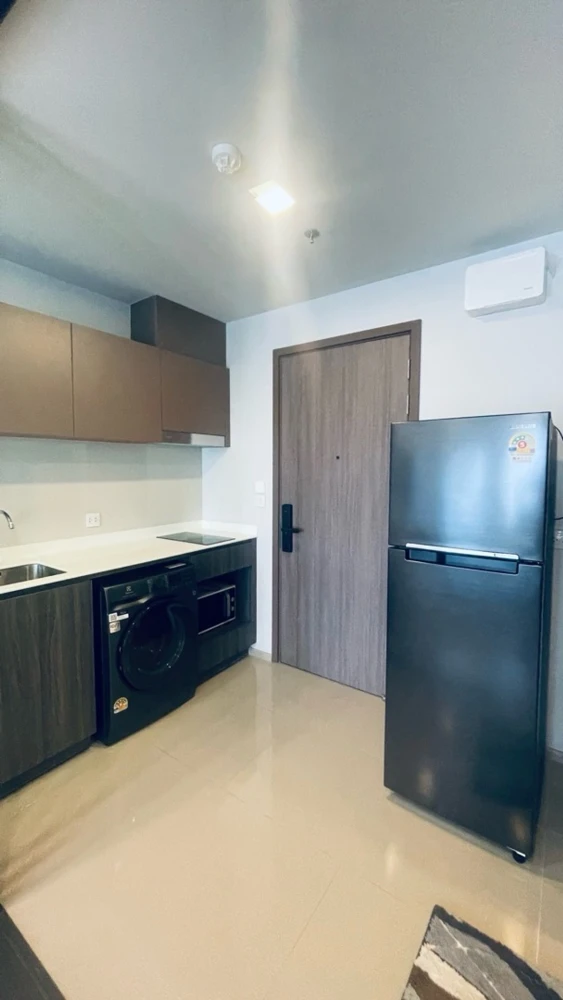 For rent: Life Phahon-Ladprao, 25th floor. A lovely, fully furnished unit. Book now!