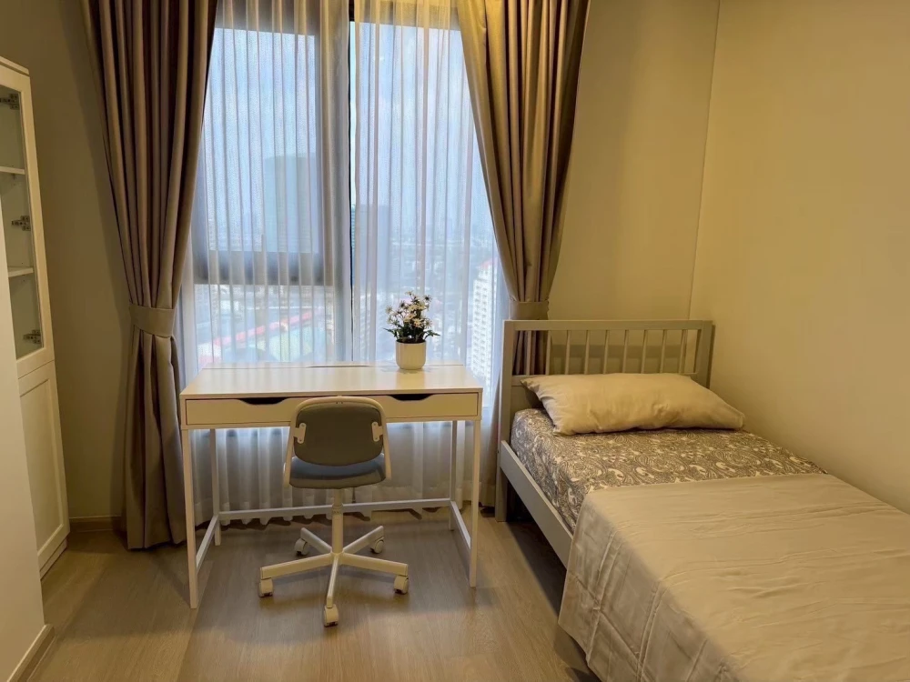 For Rent: Life Phahon-Ladprao, 26th floor. Fully furnished. Book now.