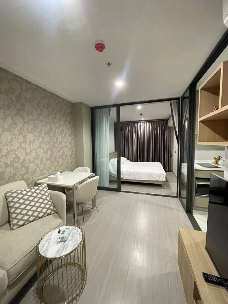 For rent: Life Phahon-Ladprao, 26th floor. Beautifully furnished and ready to move in. Book now! (Quickly!)