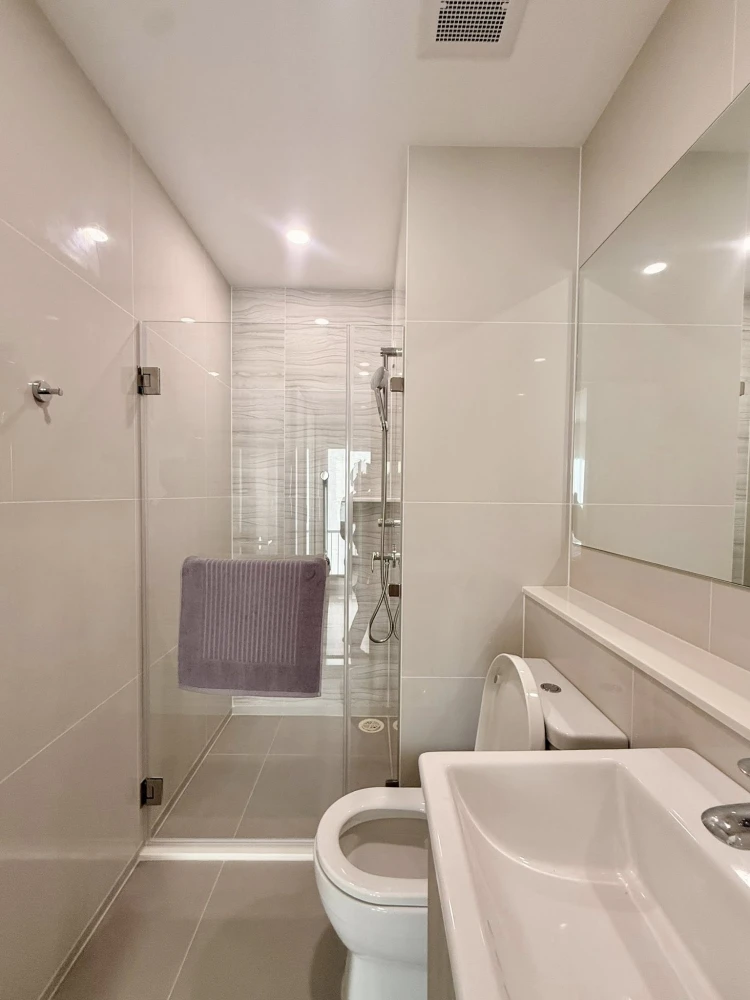 For rent: Life Rama 4 - Asoke, 1 bedroom | City view, fully furnished with high-quality built-in furniture. Book now!