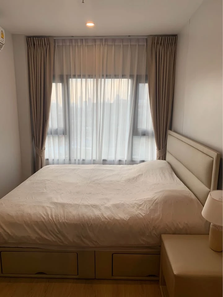 For rent: Life Rama 4 - Asoke, 1 bedroom, 1 bathroom. Great location, convenient transportation, fully furnished. Book now!