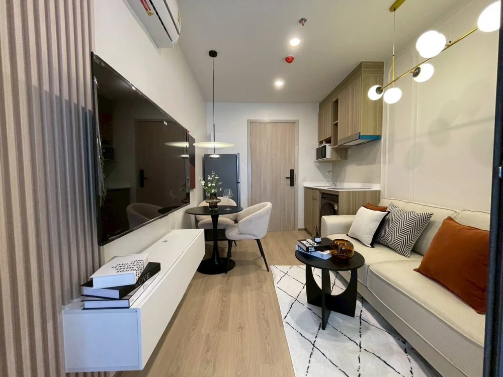 For rent: Life Rama 4 - Asoke, 1 bedroom, 1 bathroom, fully furnished, good location, beautiful river view, no blocking, reserve now!