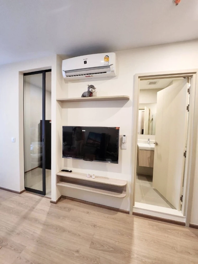 For Rent: Life Rama 4 - Asoke. 14th floor, corner unit, city view, fully furnished. Book now!