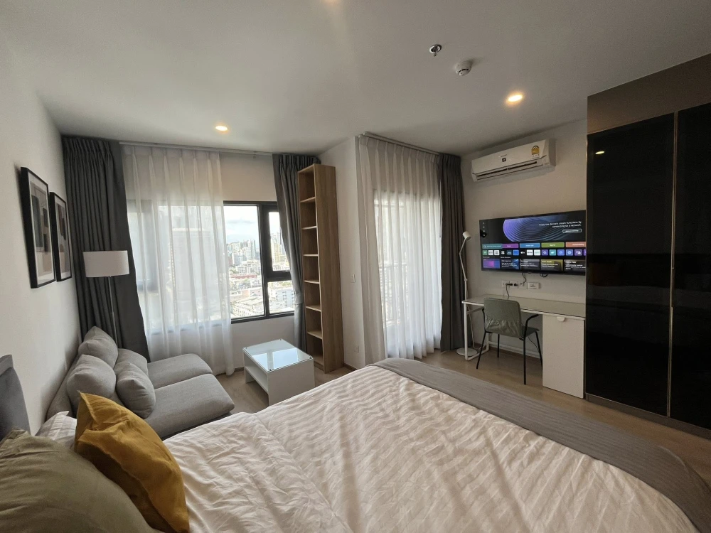 For rent: Life Rama 4 - Asoke, 17th floor. Beautifully furnished and ready to move in. Book now!