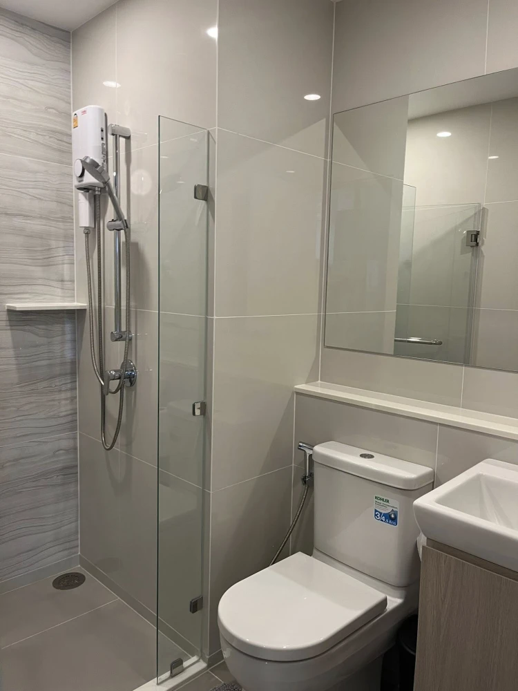 For rent: Life Rama 4 - Asoke, 17th floor. Beautifully furnished and ready to move in. Book now!