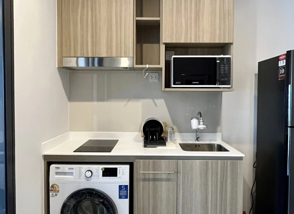 For rent: Life Rama 4 - Asoke, 17th floor. Beautifully furnished and ready to move in. Book now!