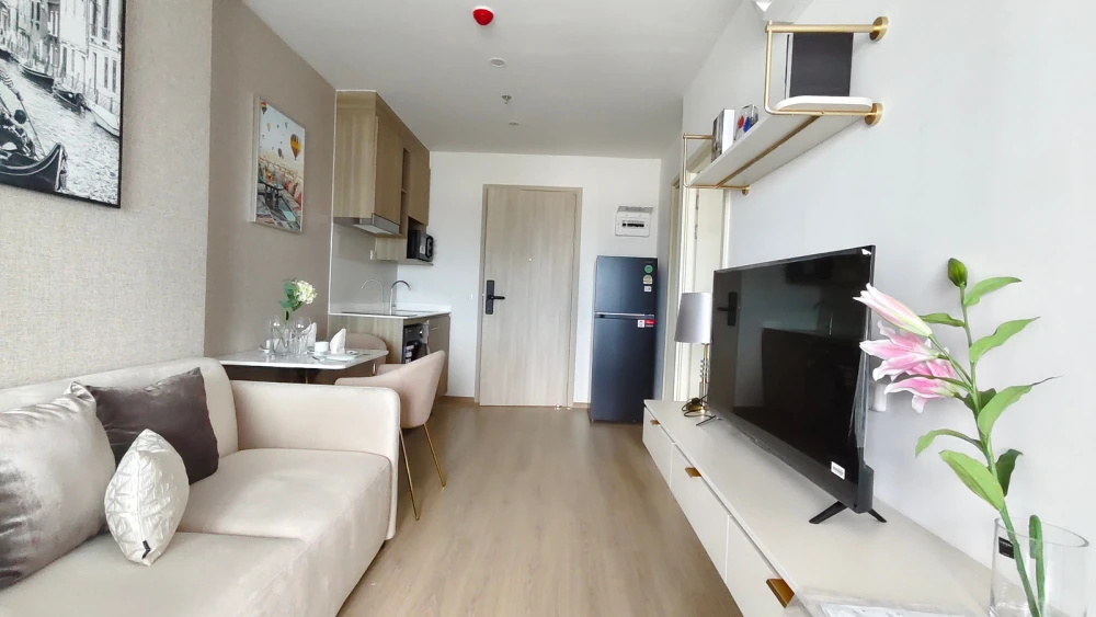 For rent: Life Rama 4 - Asoke, 20th floor. Beautifully furnished and ready to move in. Book now!