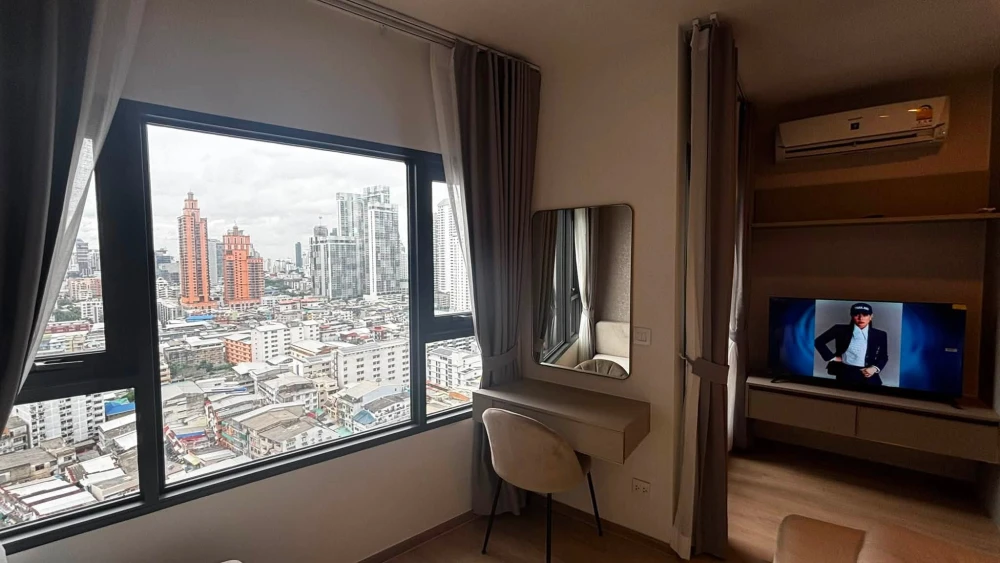 For rent: Life Rama 4 - Asoke, 22nd floor, beautiful city view, fully furnished, very livable. Book now!