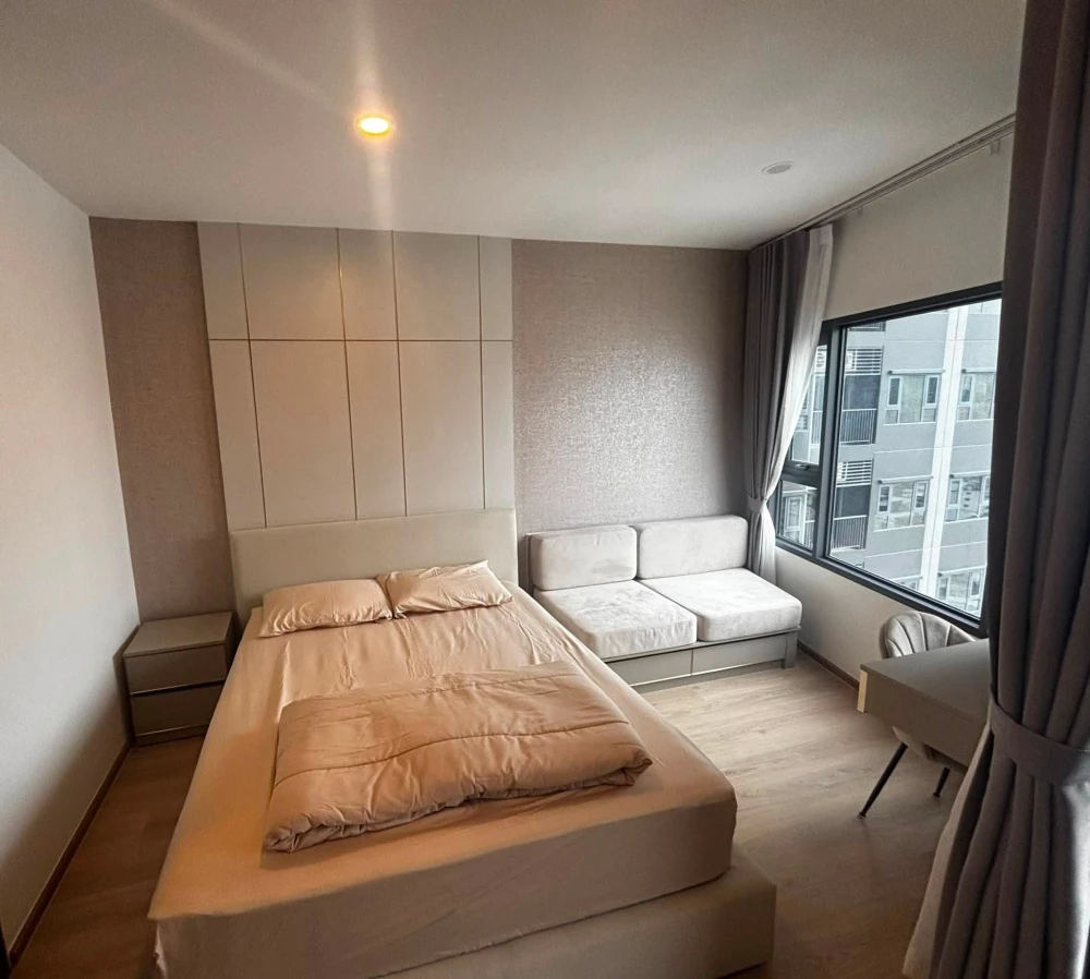 For rent: Life Rama 4 - Asoke, 22nd floor, beautiful city view, fully furnished, very livable. Book now!