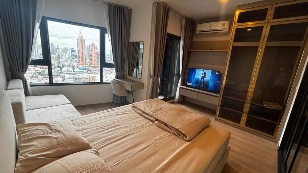 For rent: Life Rama 4 - Asoke, 22nd floor, beautiful city view, fully furnished, very livable. Book now!