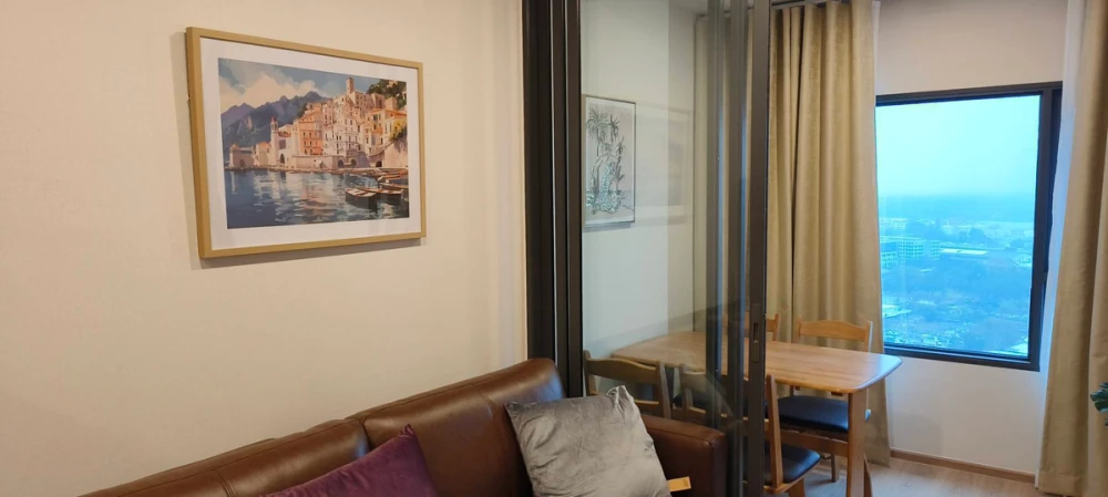 For rent: Life Rama 4 - Asoke, 24th floor, Chao Phraya River view, fully furnished room, nice to live in. If you don't book, you'll really miss out.