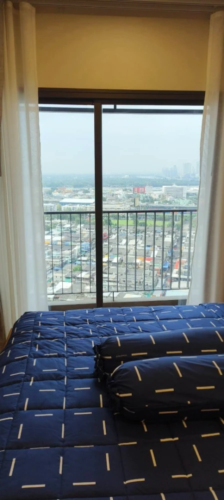For rent: Life Rama 4 - Asoke, 24th floor, Chao Phraya River view, fully furnished room, nice to live in. If you don't book, you'll really miss out.