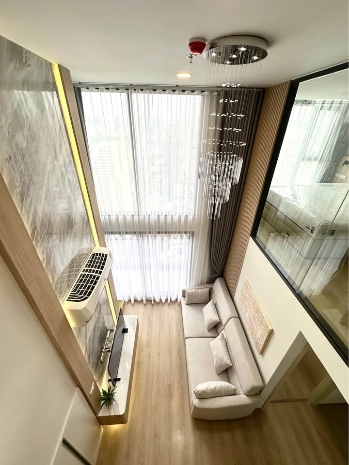 For rent: Life Rama 4 - Asoke, 33rd floor, beautiful room, fully furnished, nice to live in, interested, reserve now, urgent.