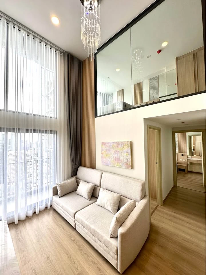 For rent: Life Rama 4 - Asoke, 33rd floor, beautiful room, fully furnished, nice to live in, interested, reserve now, urgent.