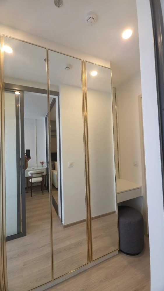 For rent: Life Rama 4 - Asoke, fully furnished. Very pleasant atmosphere. Book now before it's too late!