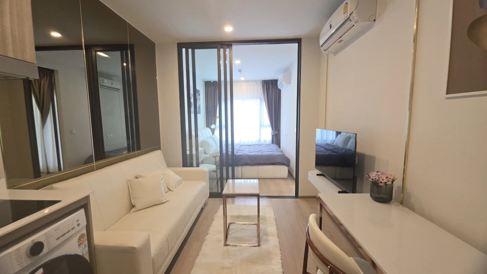 For rent: Life Rama 4 - Asoke, fully furnished. Very pleasant atmosphere. Book now before it's too late!