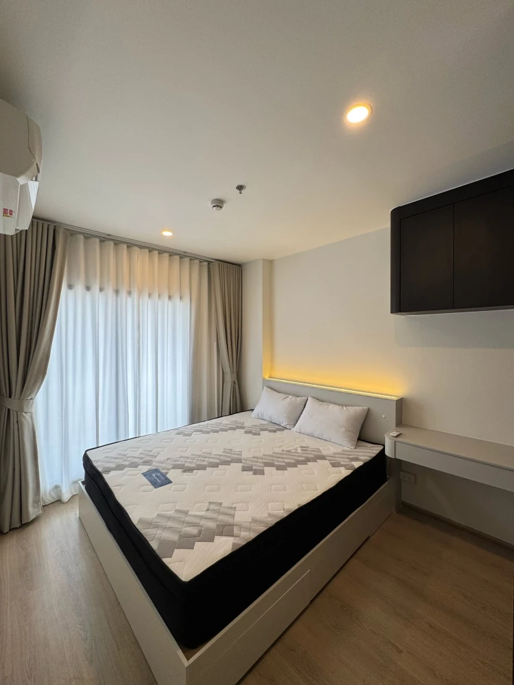 For rent: Life Rama 4 - Asoke. Beautiful view, good ventilation, fully furnished with beautiful built-in furniture. Ready to move in! images