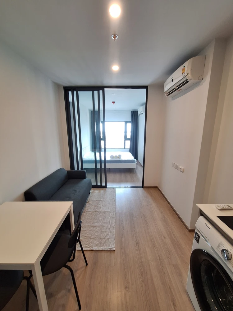 For rent: Life Rama 4 - Asoke, ready to move in, 12th floor, great view, great price, hurry up and reserve now, don't miss out!