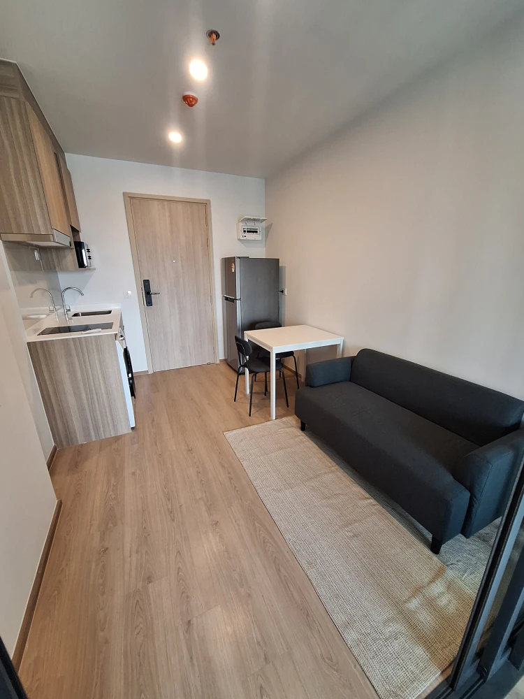 For rent: Life Rama 4 - Asoke, ready to move in, 12th floor, great view, great price, hurry up and reserve now, don't miss out!