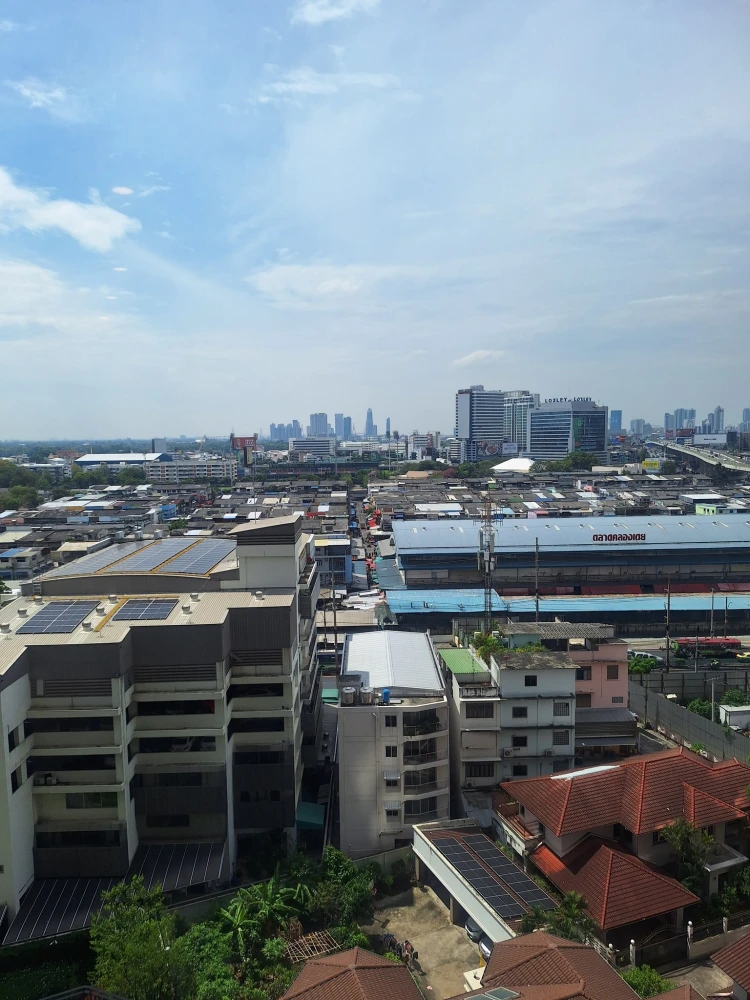 For rent: Life Rama 4 - Asoke, ready to move in, 12th floor, great view, great price, hurry up and reserve now, don't miss out!