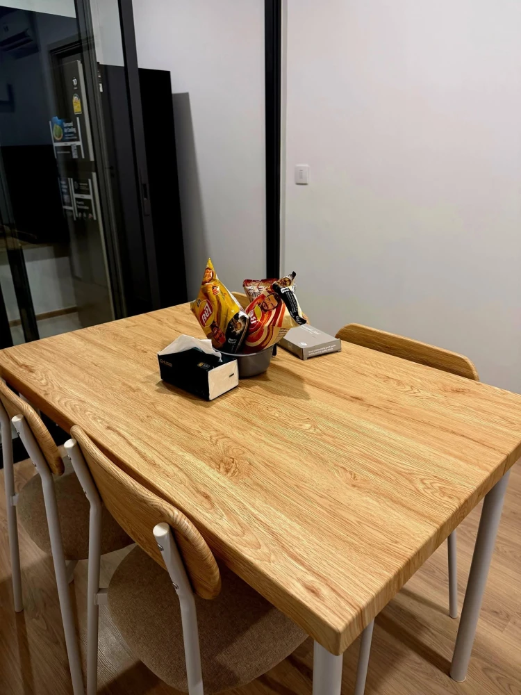 For rent: Life Rama 4 - Asoke, high floor unit with Benjakitti Park view. Experience the warmth of home.