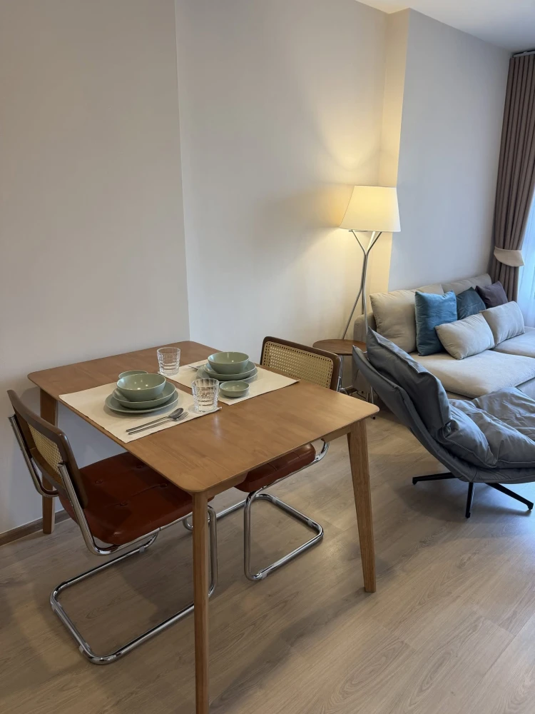 For rent: Life Rama 4 - Asoke. Beautifully furnished unit in a prime location with excellent facilities. Don't miss out!