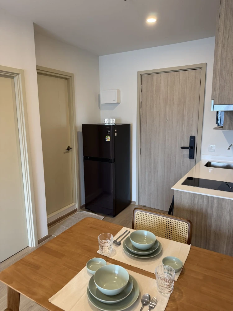 For rent: Life Rama 4 - Asoke. Beautifully furnished unit in a prime location with excellent facilities. Don't miss out!